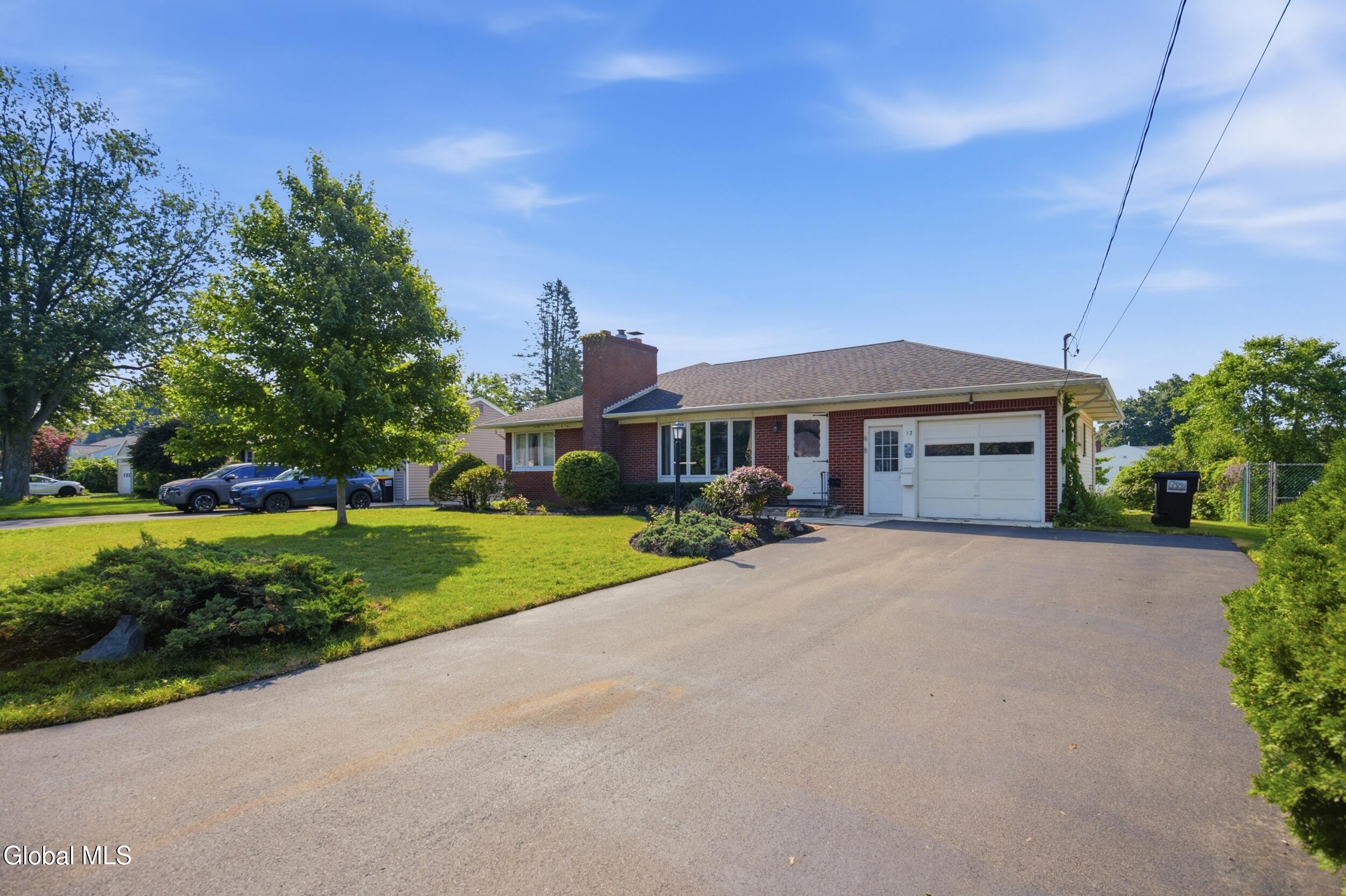 13 Marie Parkway Loudonville NY 12211