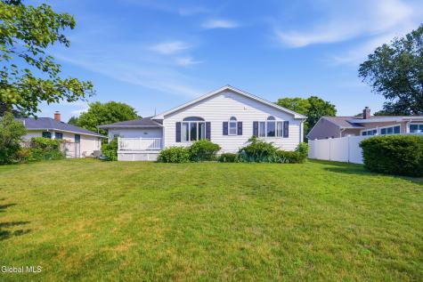 13 Marie Parkway Loudonville NY 12211