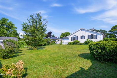 13 Marie Parkway Loudonville NY 12211