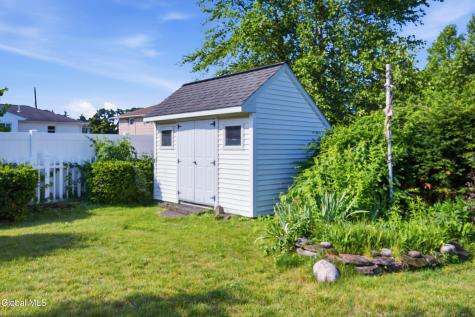 13 Marie Parkway Loudonville NY 12211