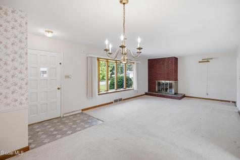 13 Marie Parkway Loudonville NY 12211