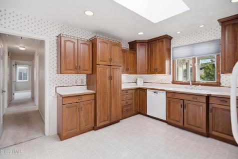 13 Marie Parkway Loudonville NY 12211