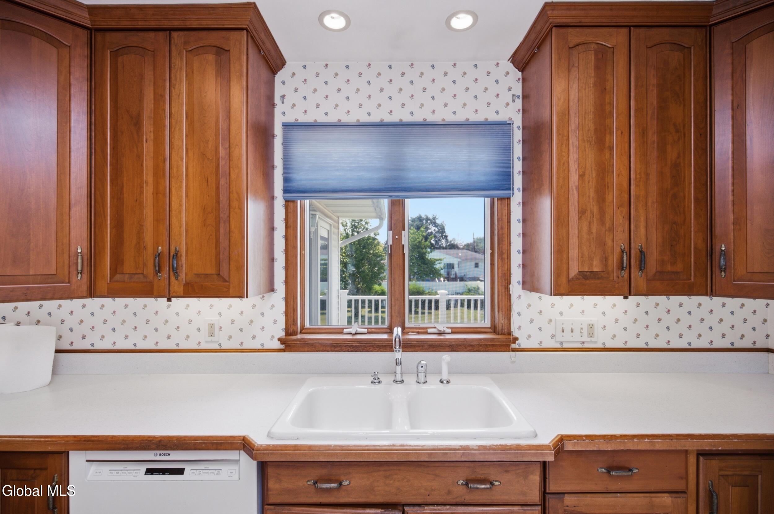 13 Marie Parkway Loudonville NY 12211