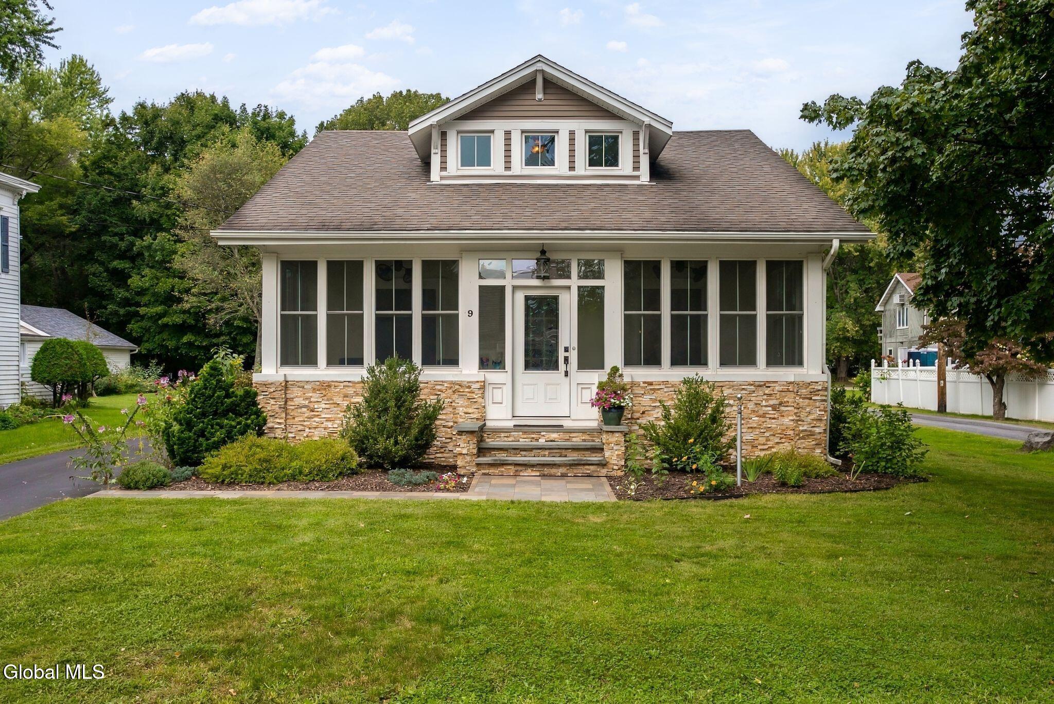 9 N Jefferson Avenue Catskill NY 12414