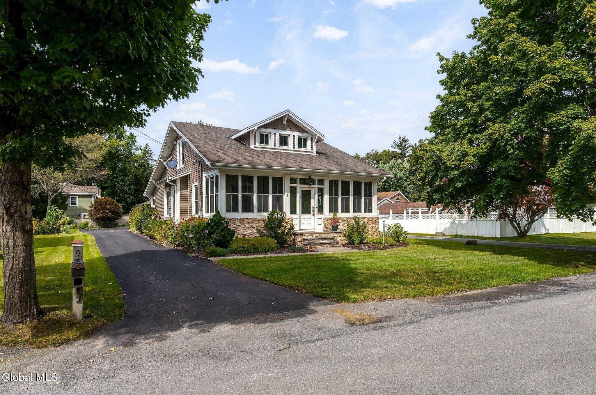 9 N Jefferson Avenue Catskill NY 12414