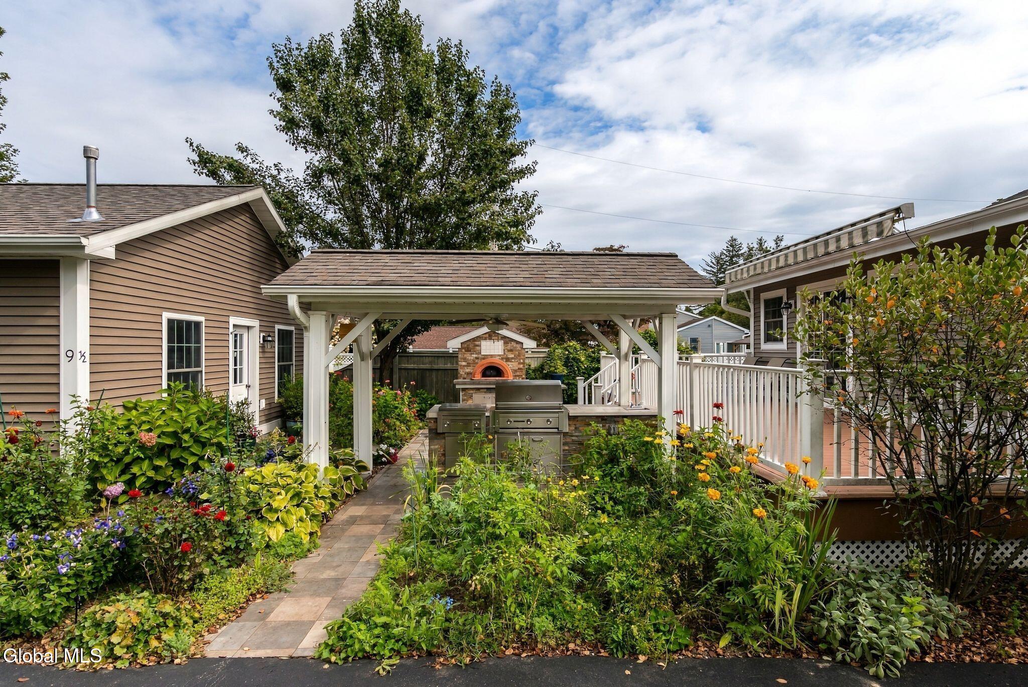 9 N Jefferson Avenue Catskill NY 12414