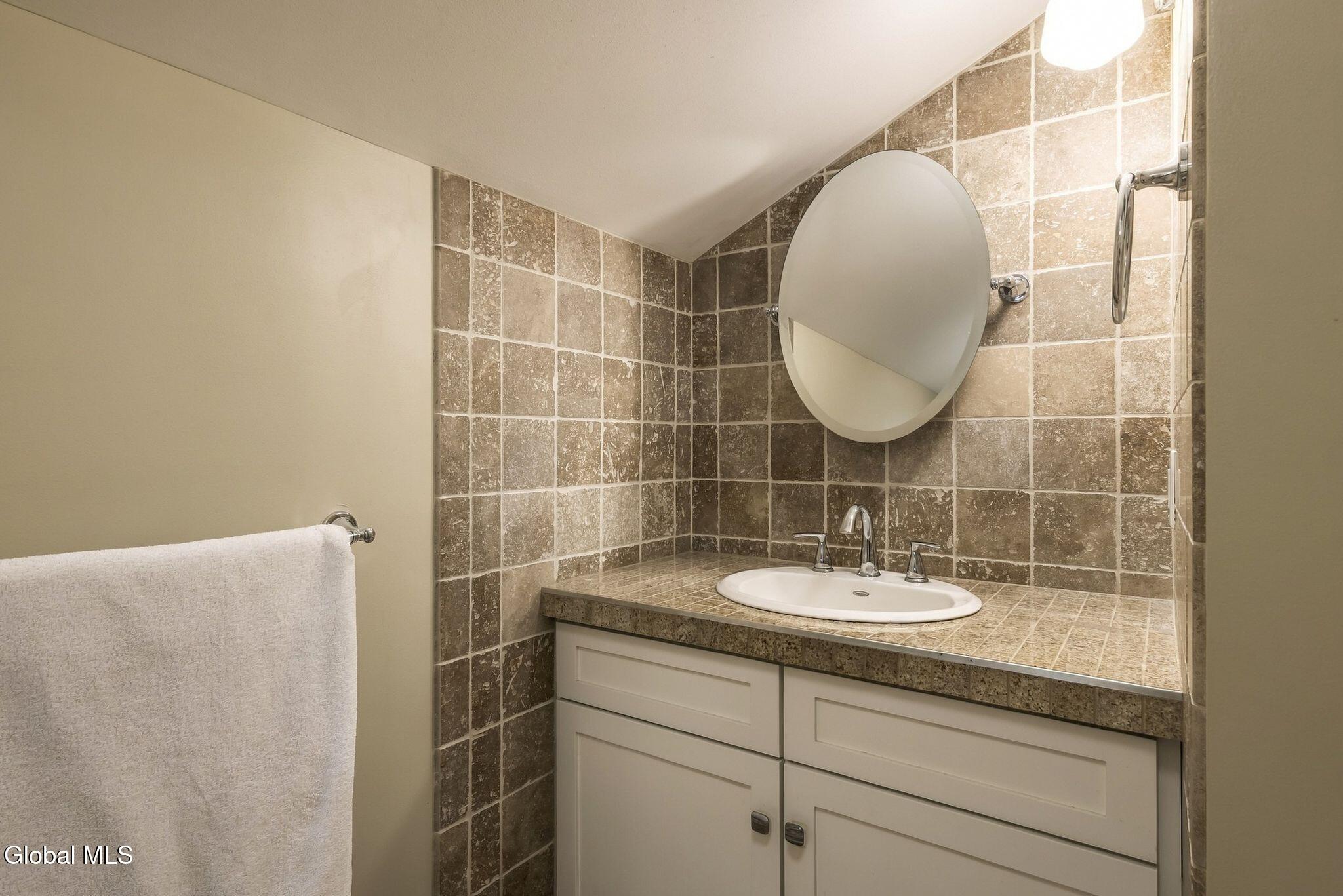 9 N Jefferson Avenue Catskill NY 12414