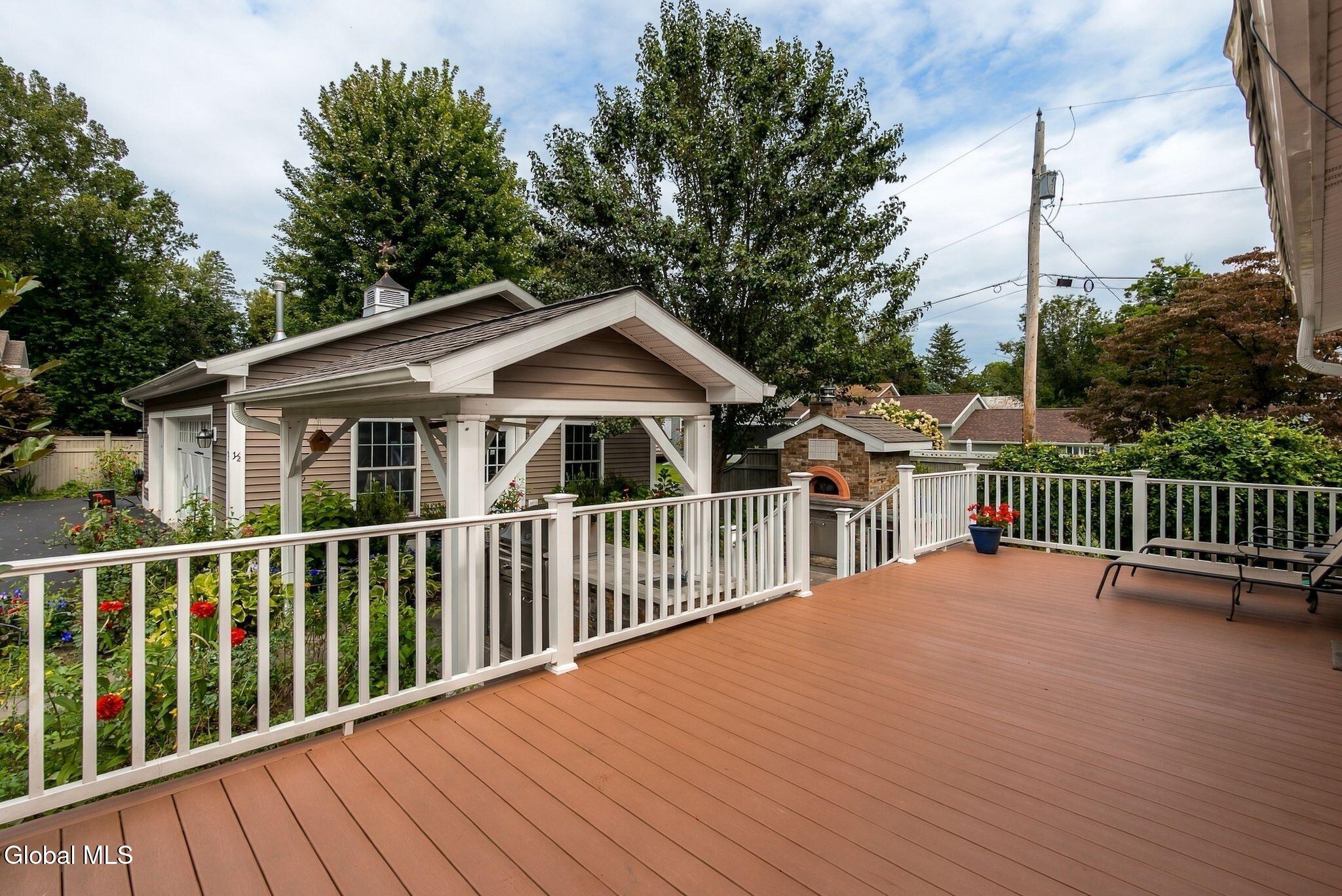 9 N Jefferson Avenue Catskill NY 12414