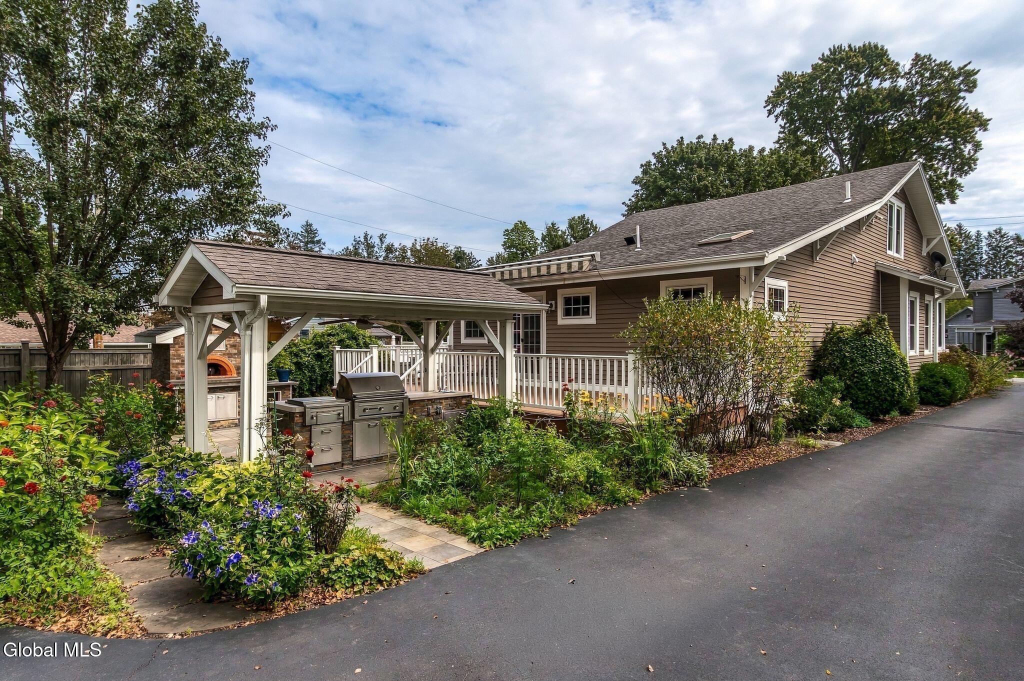 9 N Jefferson Avenue Catskill NY 12414