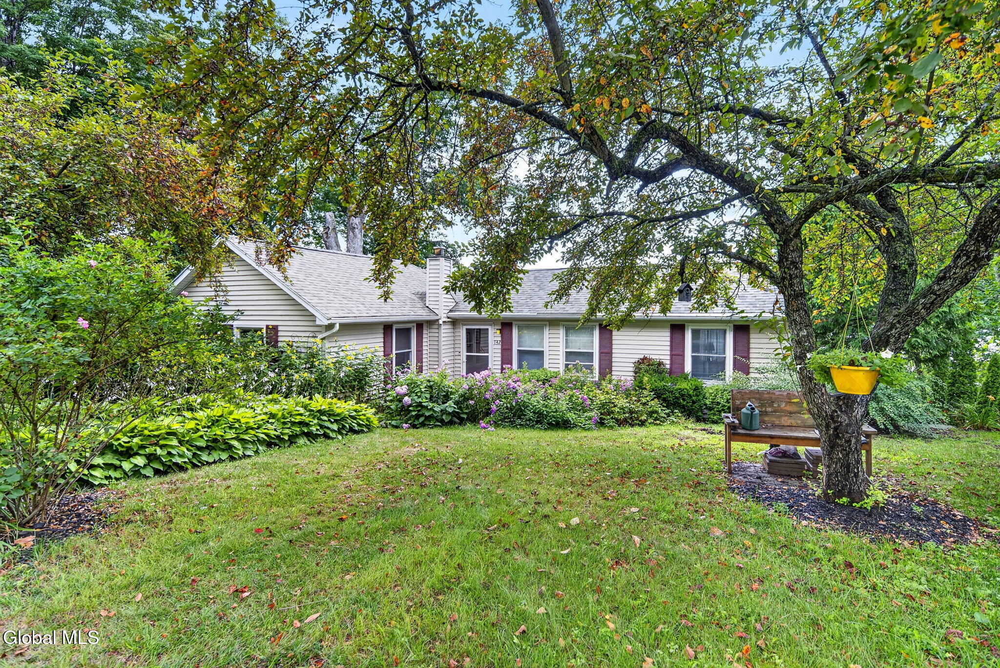 142 Sunnyside N Queensbury NY 12804