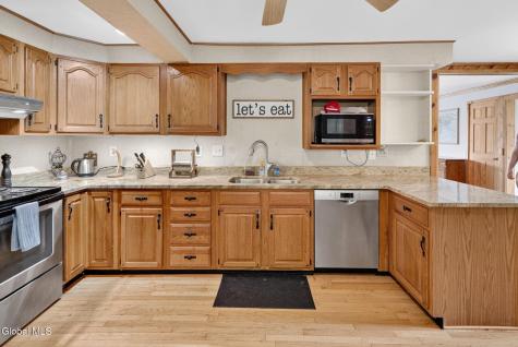 142 Sunnyside N Queensbury NY 12804
