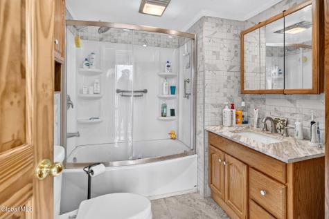 142 Sunnyside N Queensbury NY 12804