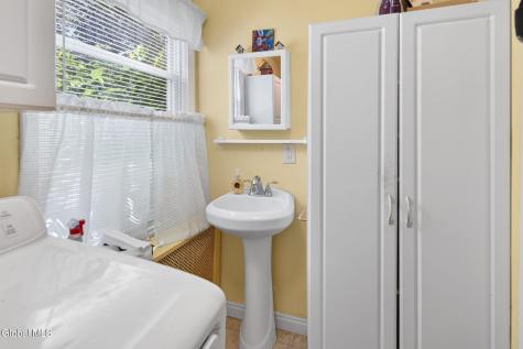 142 Sunnyside N Queensbury NY 12804
