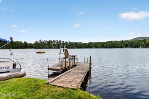 142 Sunnyside N Queensbury NY 12804