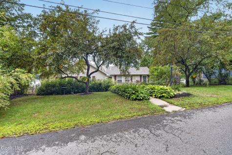 142 Sunnyside N Queensbury NY 12804