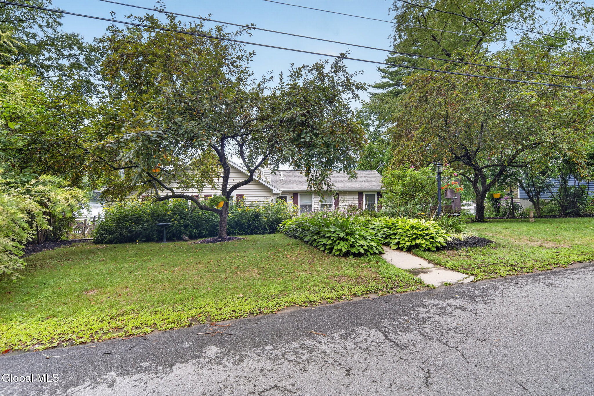142 Sunnyside N Queensbury NY 12804