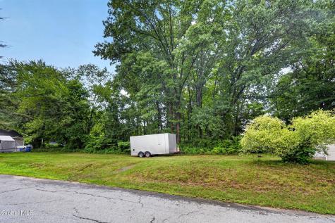 142 Sunnyside N Queensbury NY 12804