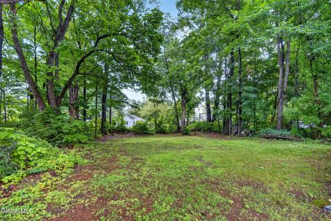 142 Sunnyside N Queensbury NY 12804