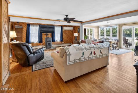142 Sunnyside N Queensbury NY 12804