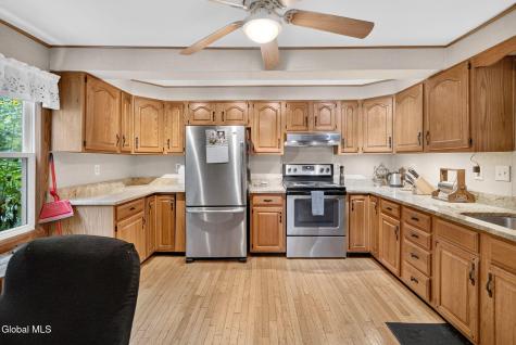 142 Sunnyside N Queensbury NY 12804