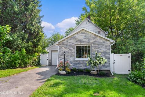 18 Eagle Street Scotia NY 12302