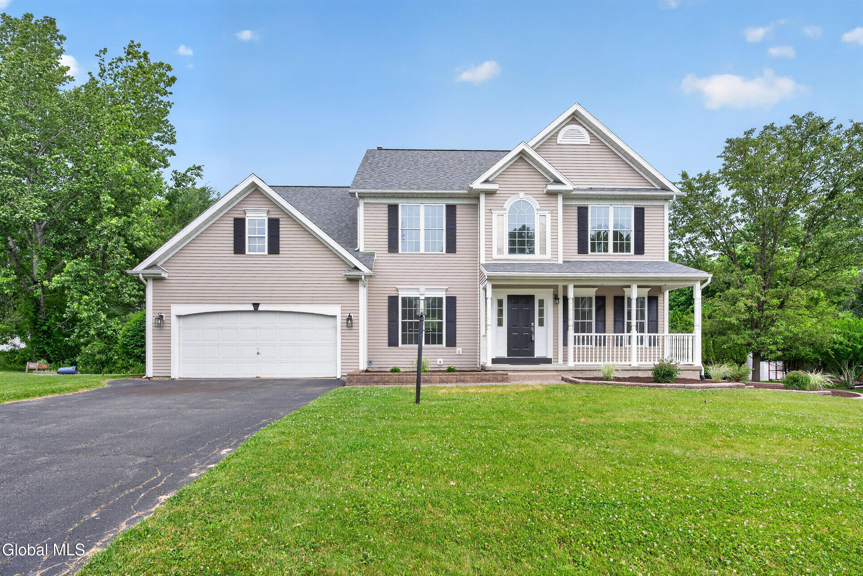10 Reynolds Court Delmar NY 12054