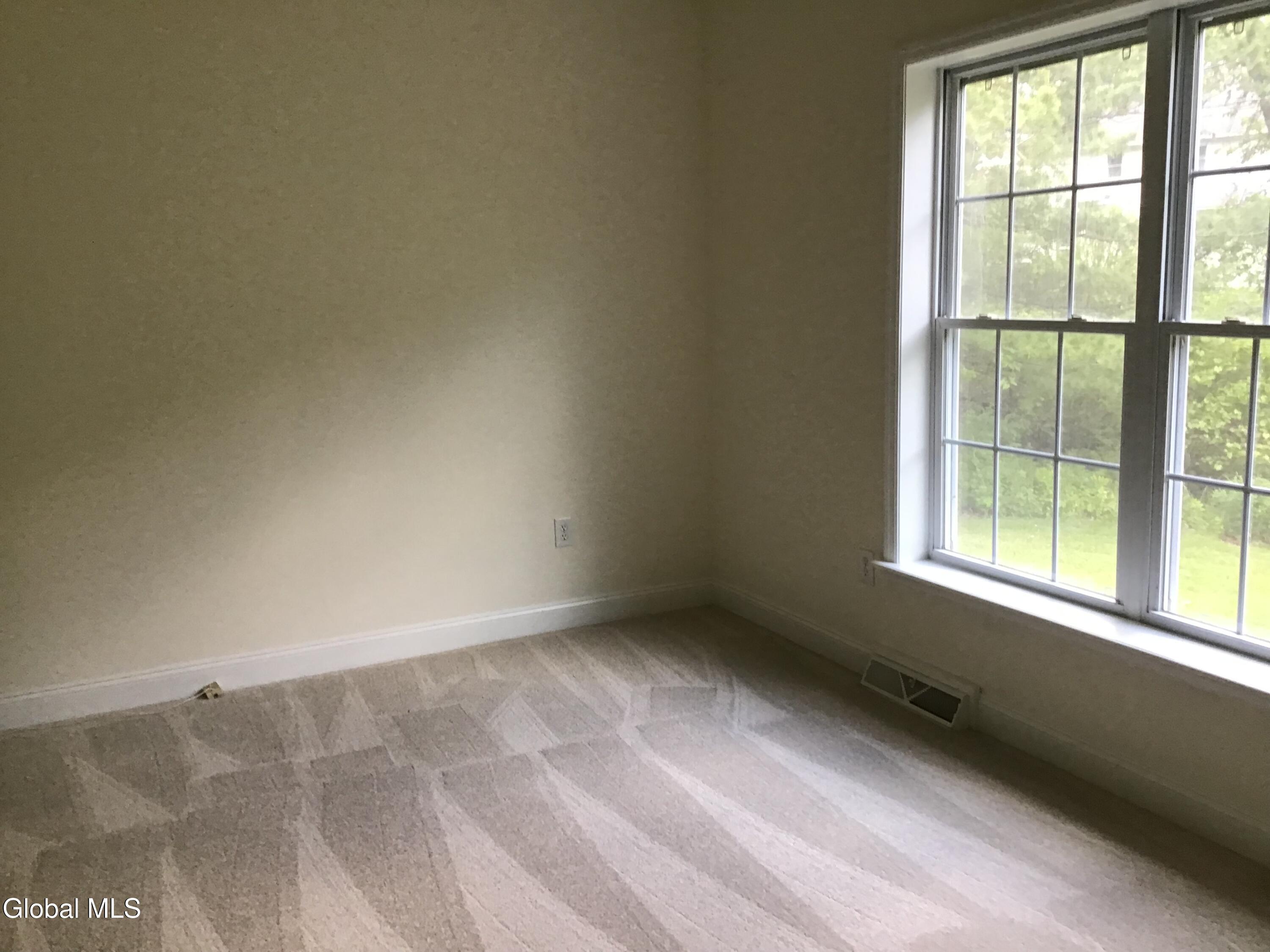 10 Reynolds Court Delmar NY 12054