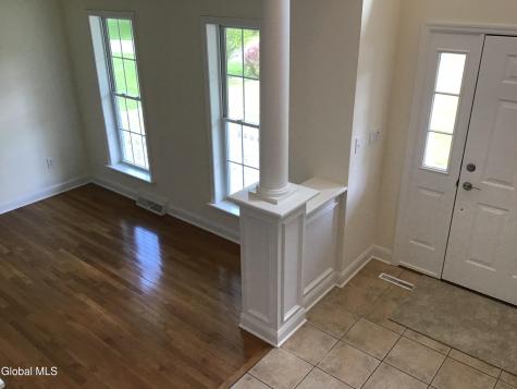 10 Reynolds Court Delmar NY 12054