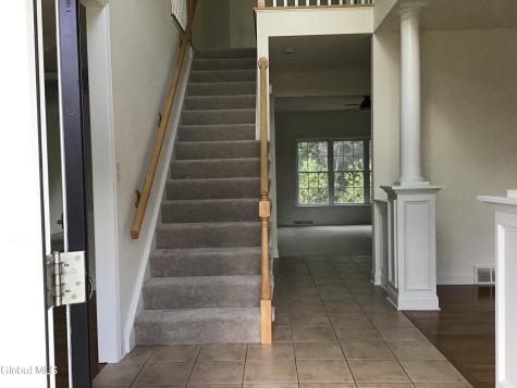 10 Reynolds Court Delmar NY 12054