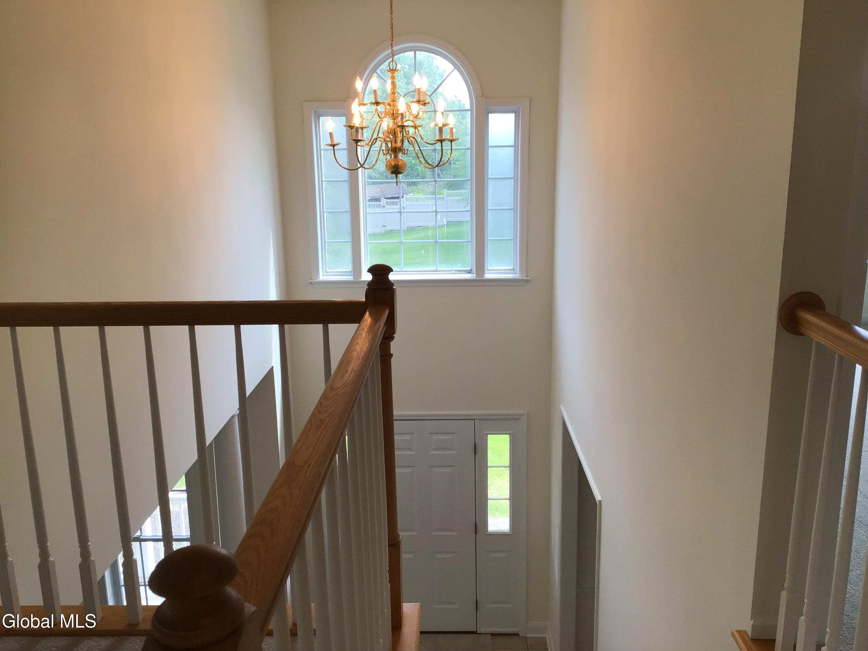 10 Reynolds Court Delmar NY 12054