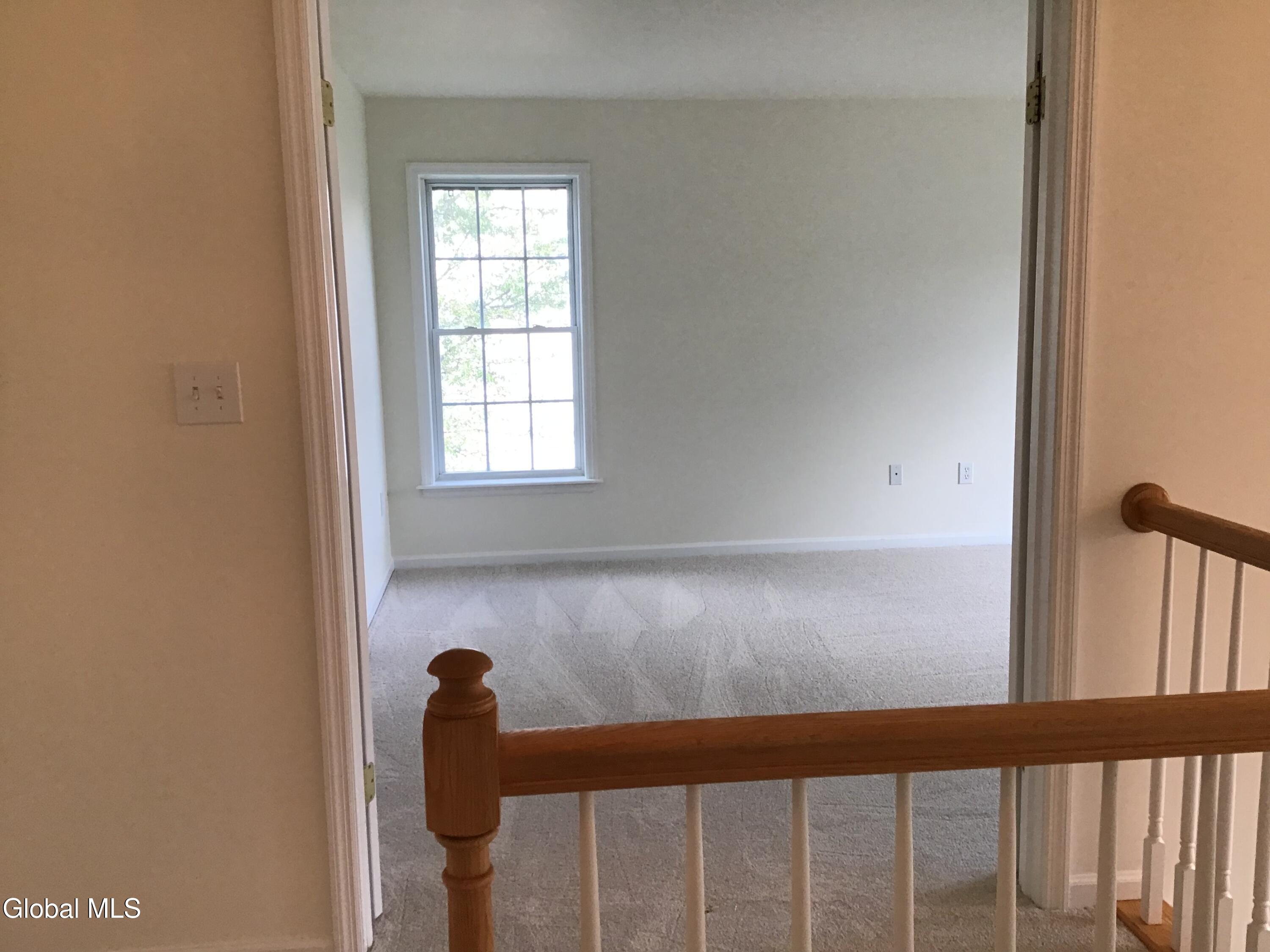 10 Reynolds Court Delmar NY 12054