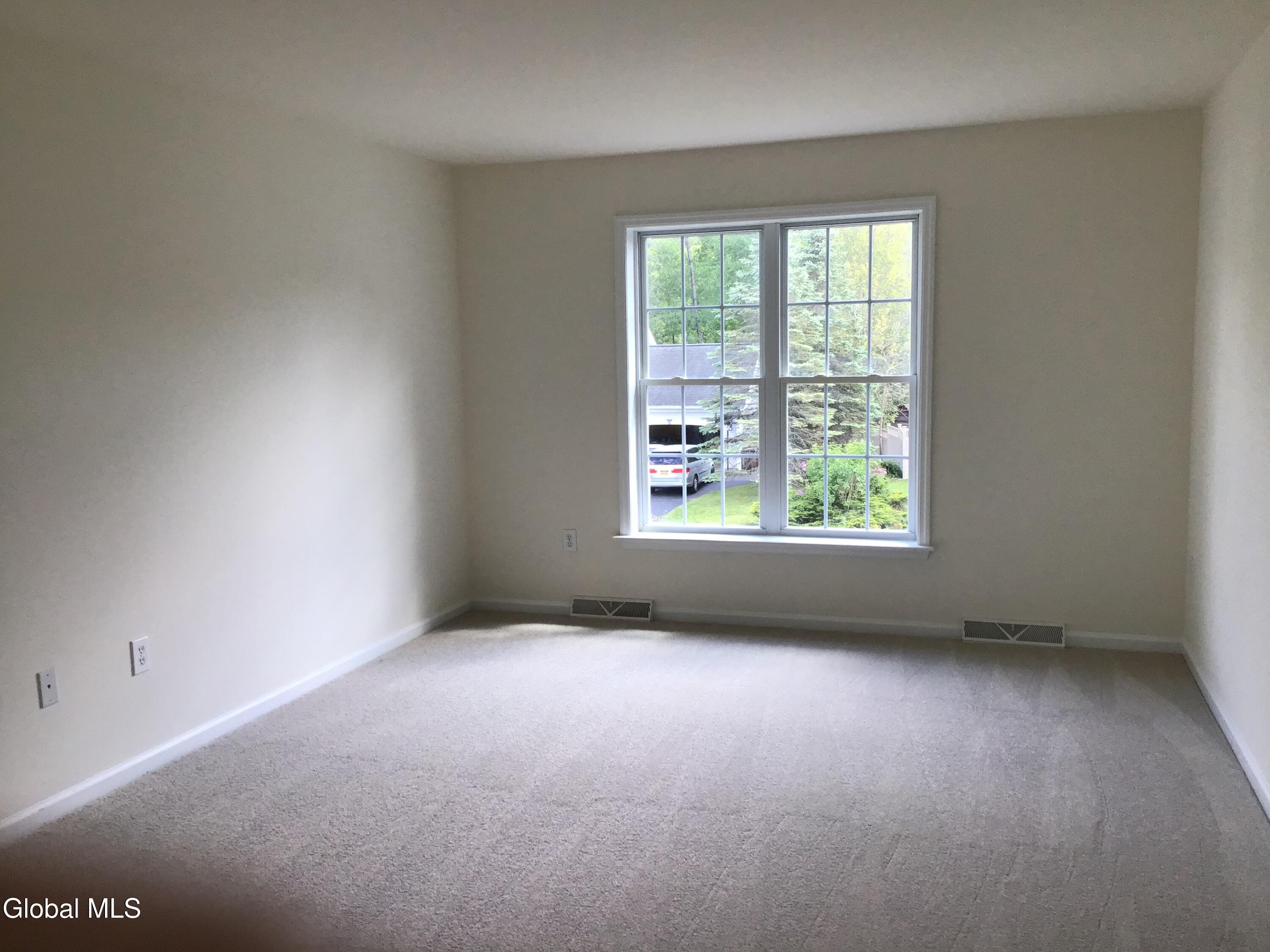 10 Reynolds Court Delmar NY 12054