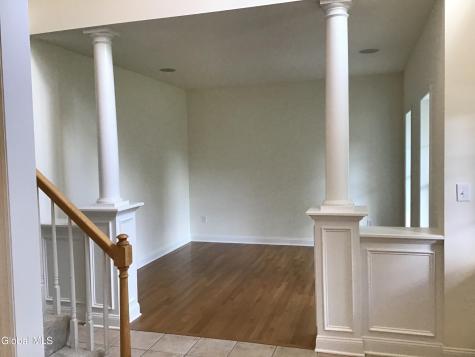 10 Reynolds Court Delmar NY 12054