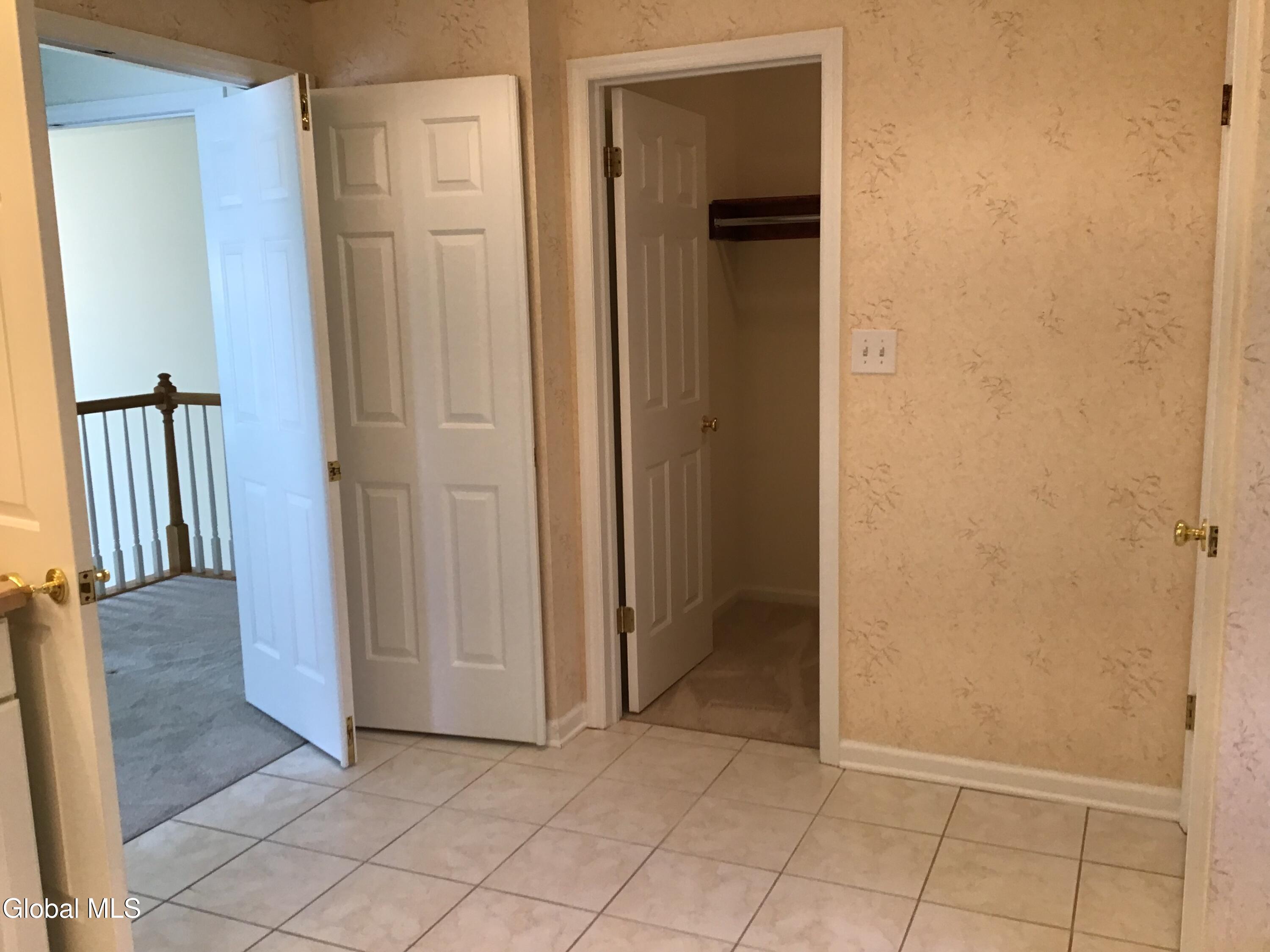 10 Reynolds Court Delmar NY 12054