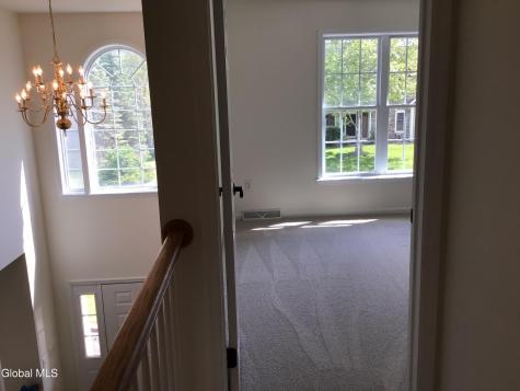 10 Reynolds Court Delmar NY 12054