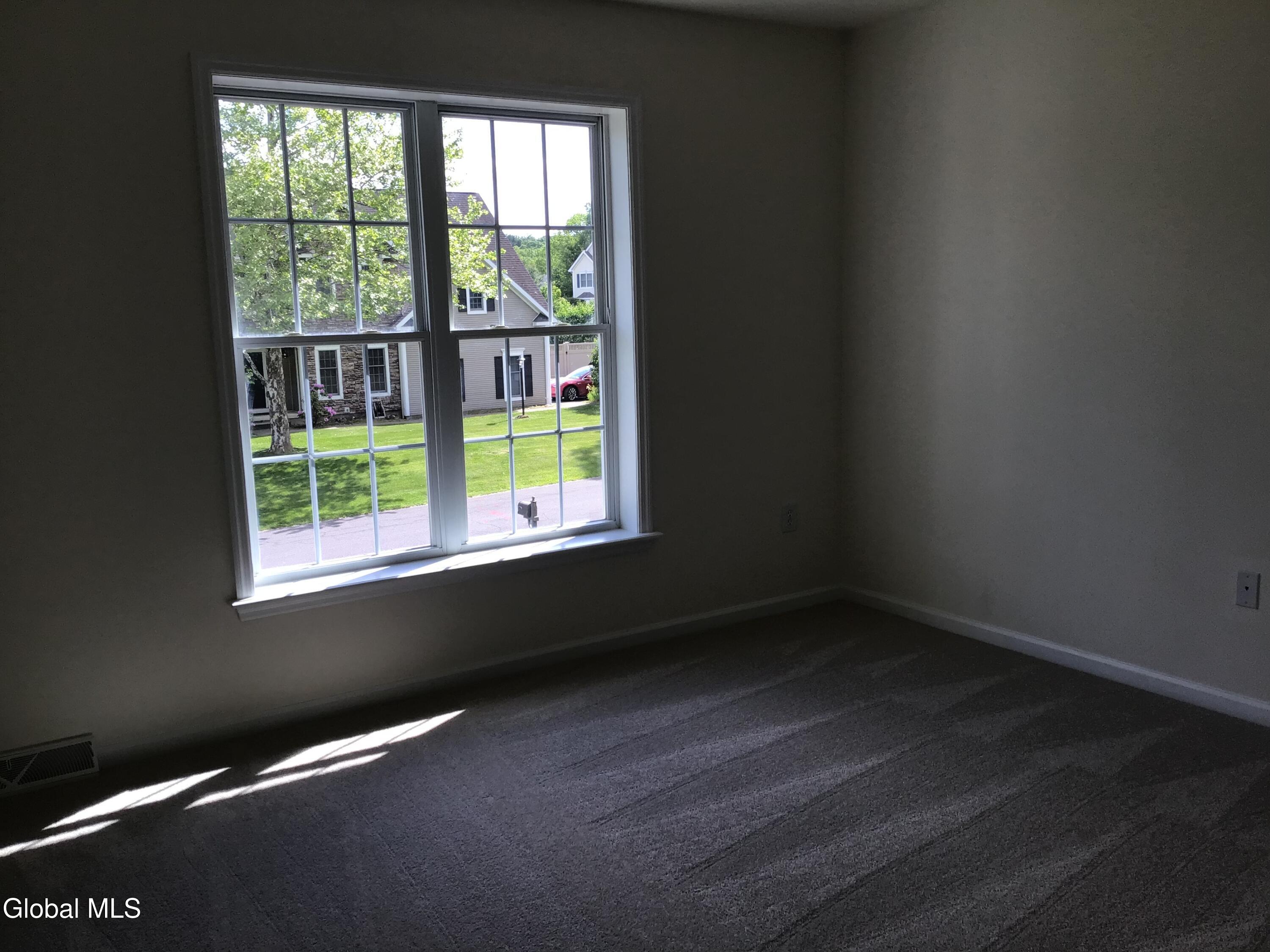 10 Reynolds Court Delmar NY 12054