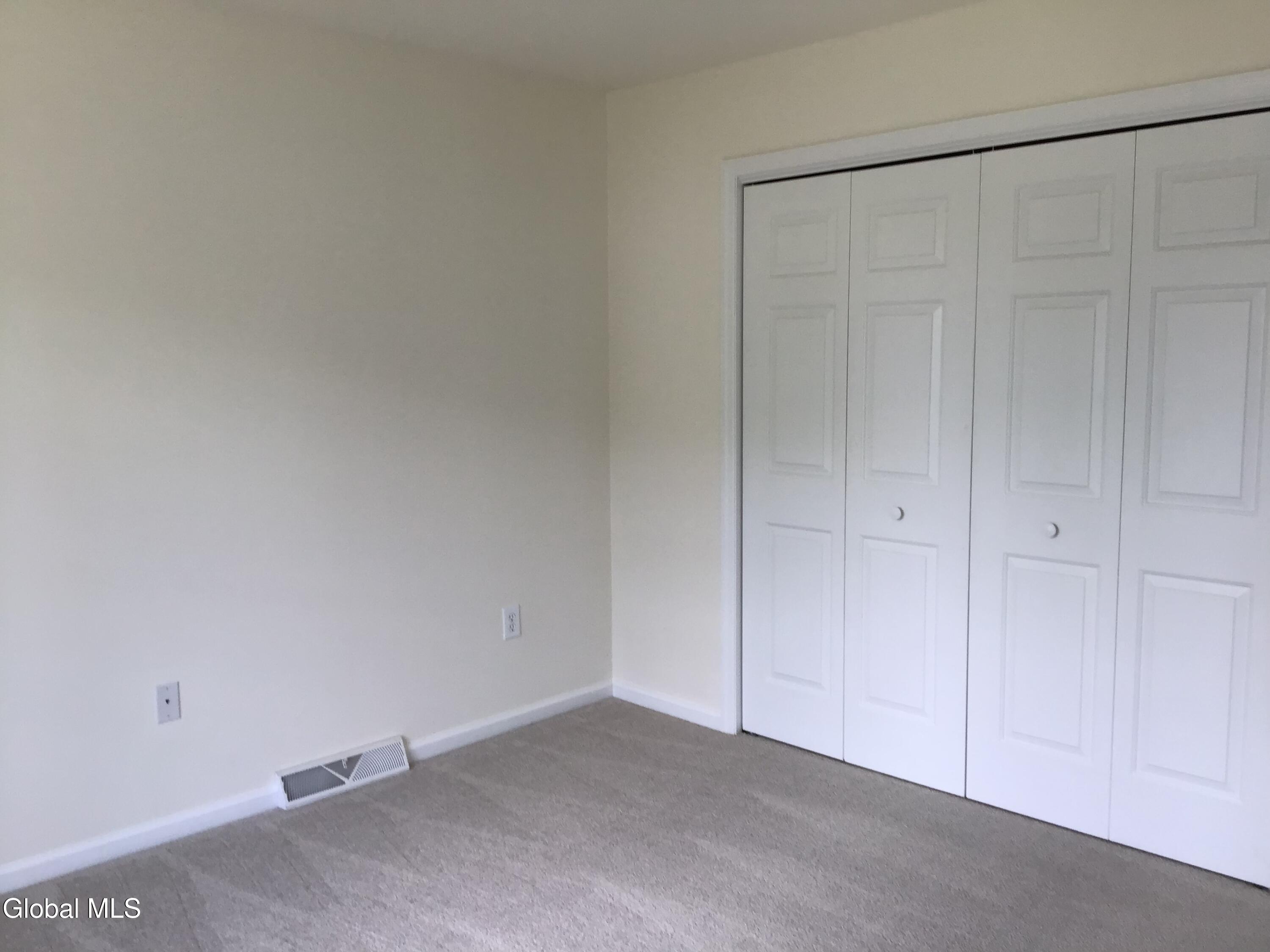 10 Reynolds Court Delmar NY 12054