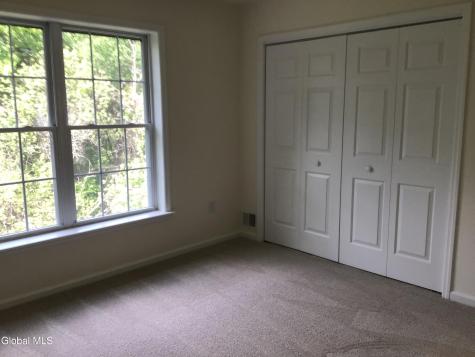 10 Reynolds Court Delmar NY 12054
