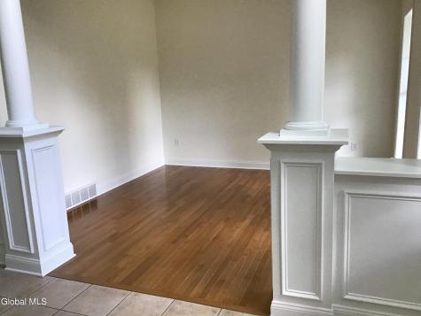 10 Reynolds Court Delmar NY 12054