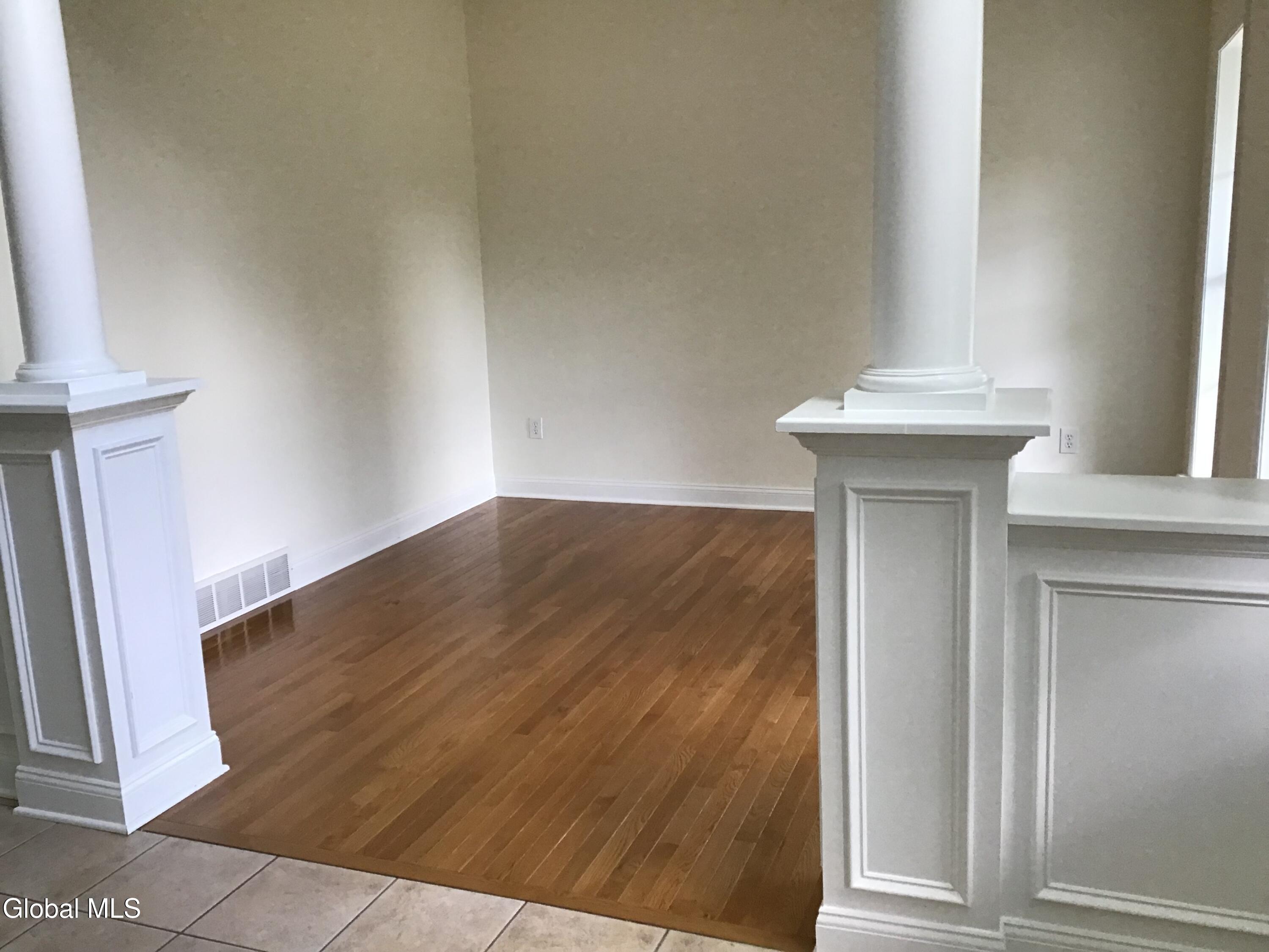 10 Reynolds Court Delmar NY 12054