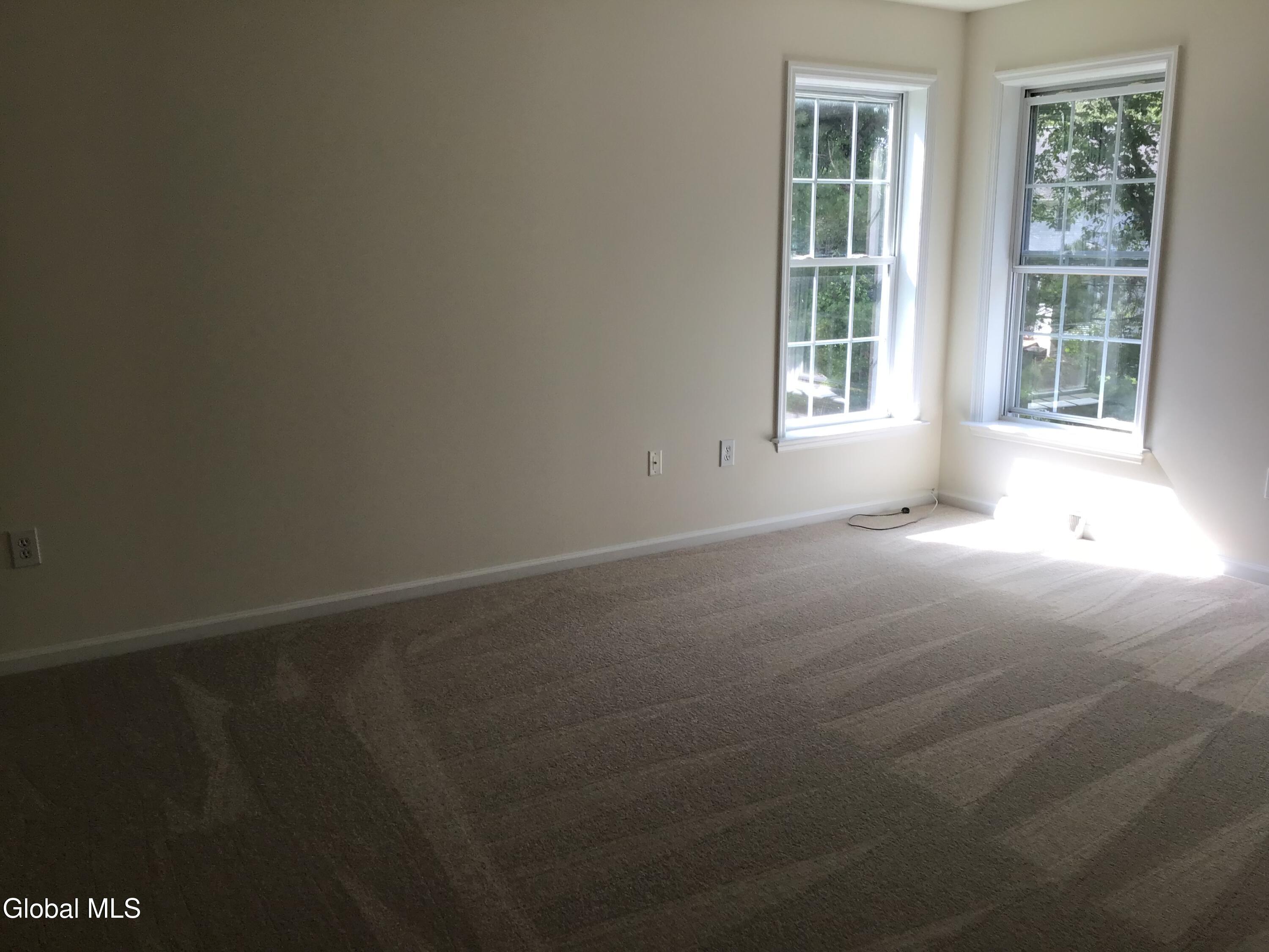 10 Reynolds Court Delmar NY 12054