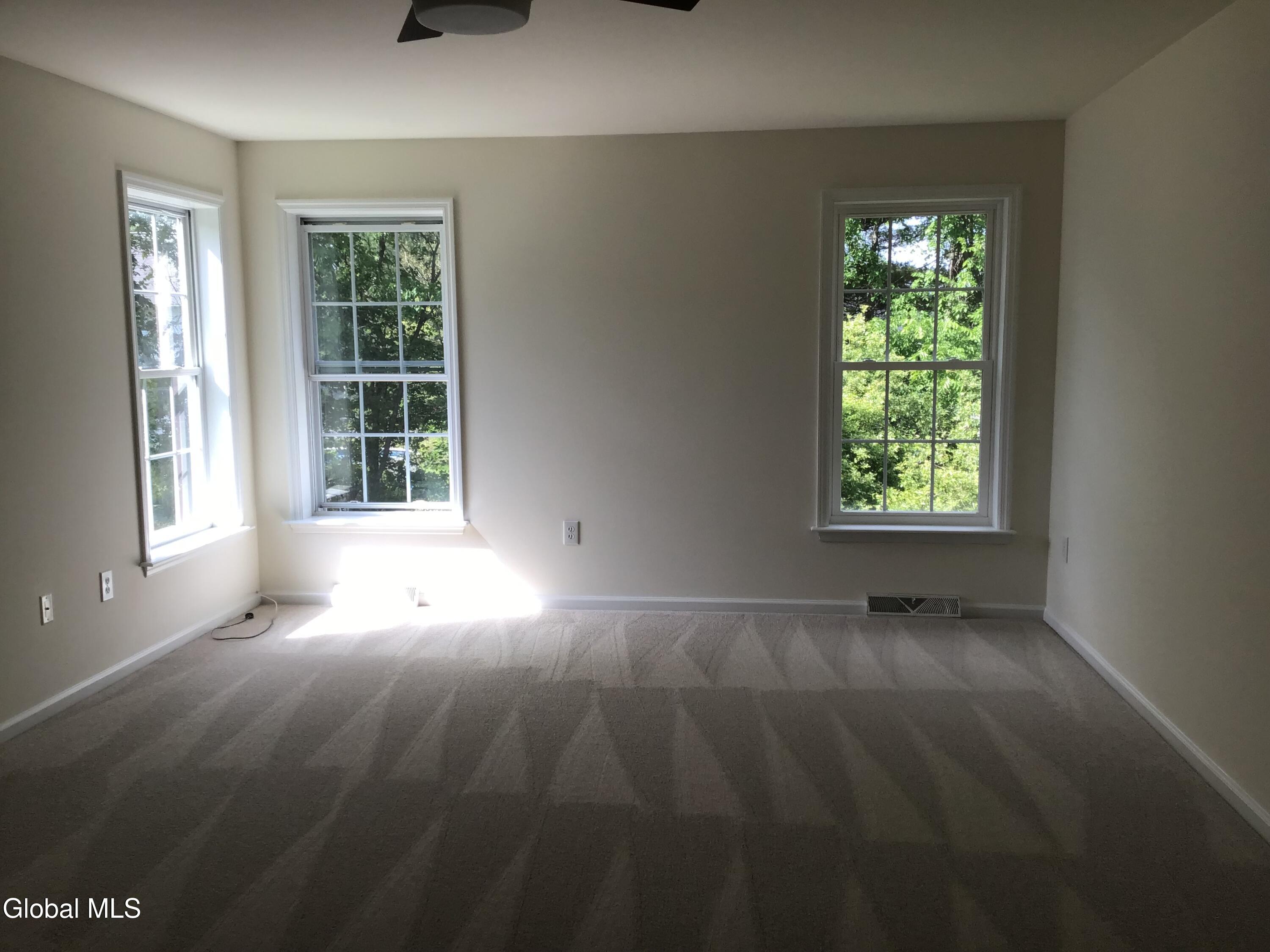 10 Reynolds Court Delmar NY 12054