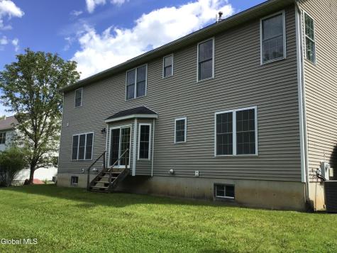10 Reynolds Court Delmar NY 12054