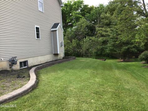 10 Reynolds Court Delmar NY 12054