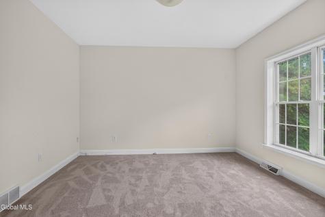 10 Reynolds Court Delmar NY 12054