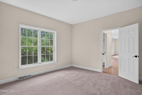 10 Reynolds Court Delmar NY 12054