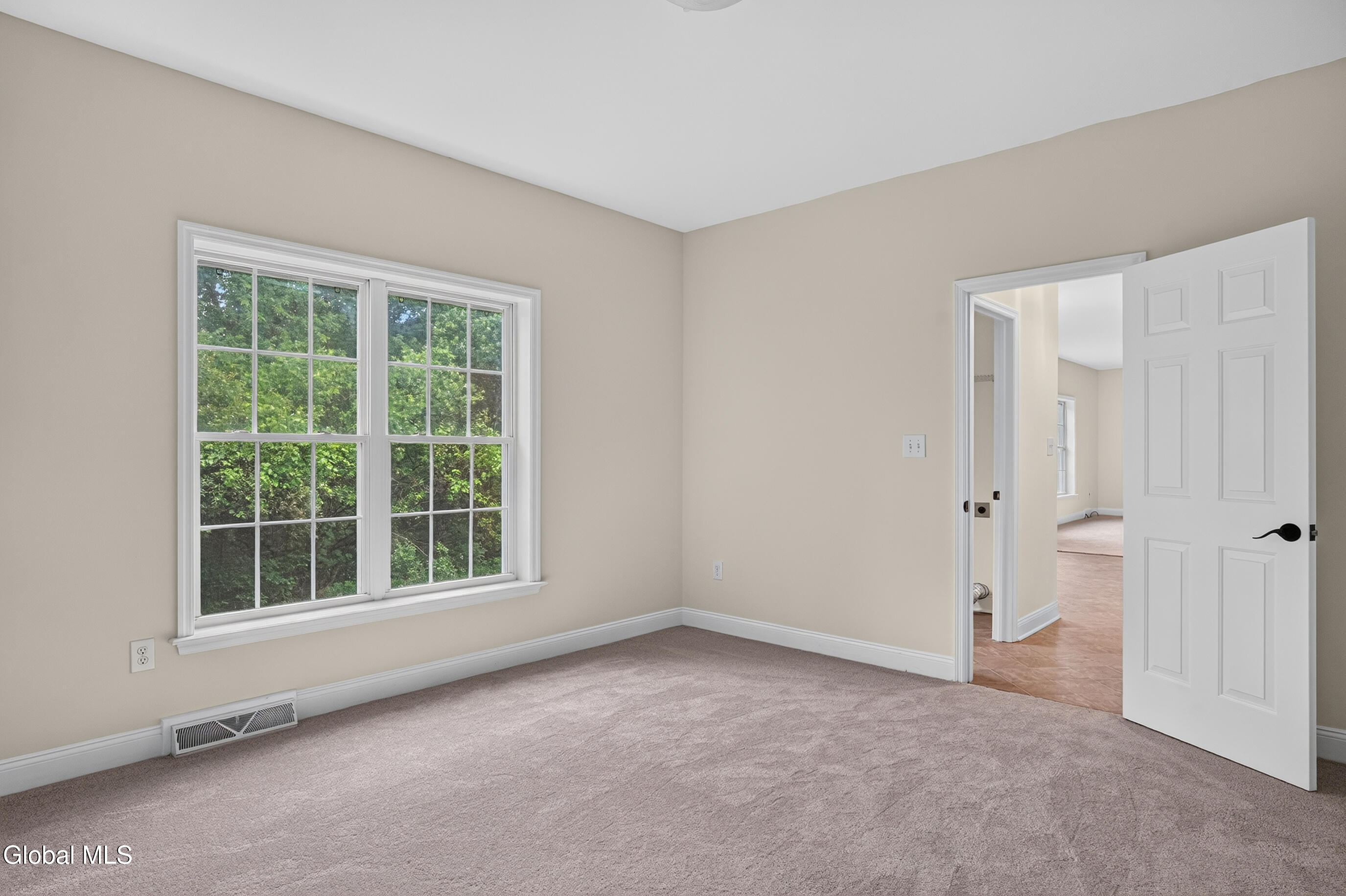 10 Reynolds Court Delmar NY 12054