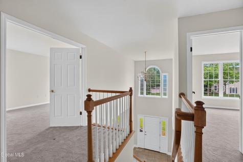 10 Reynolds Court Delmar NY 12054