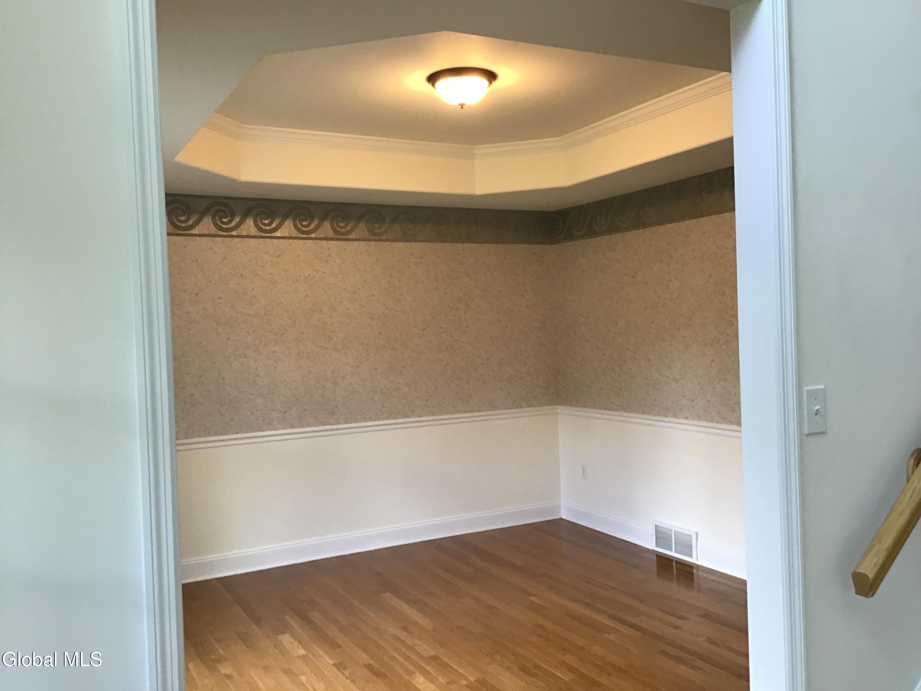 10 Reynolds Court Delmar NY 12054