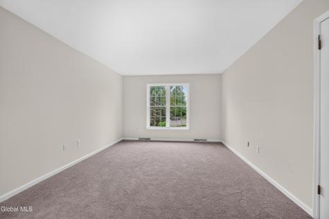 10 Reynolds Court Delmar NY 12054